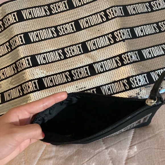 NWOT Victoria’s Secret Bag - Picture 3 of 5
